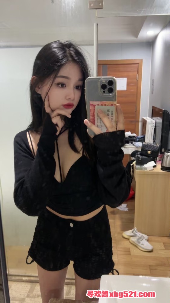 190532cgkm876wfiz93liu.jpg