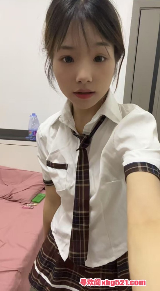 092740v922mmo5aiwzay22.jpg