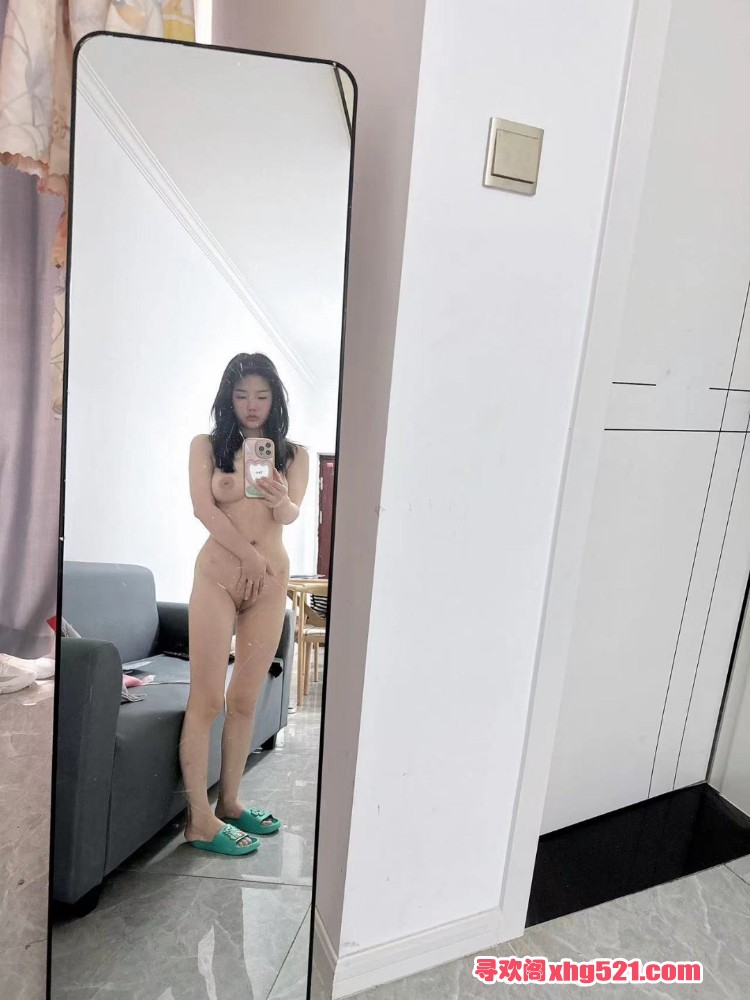 152443j0h00b5g5dvdv21t.jpg